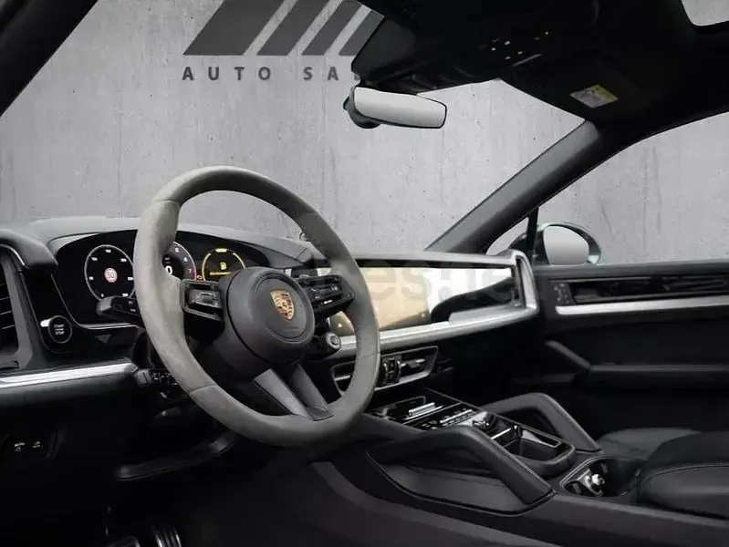 Usado Porsche Cayenne 519 CV (381 kW) 2024 Gris / plata SUV