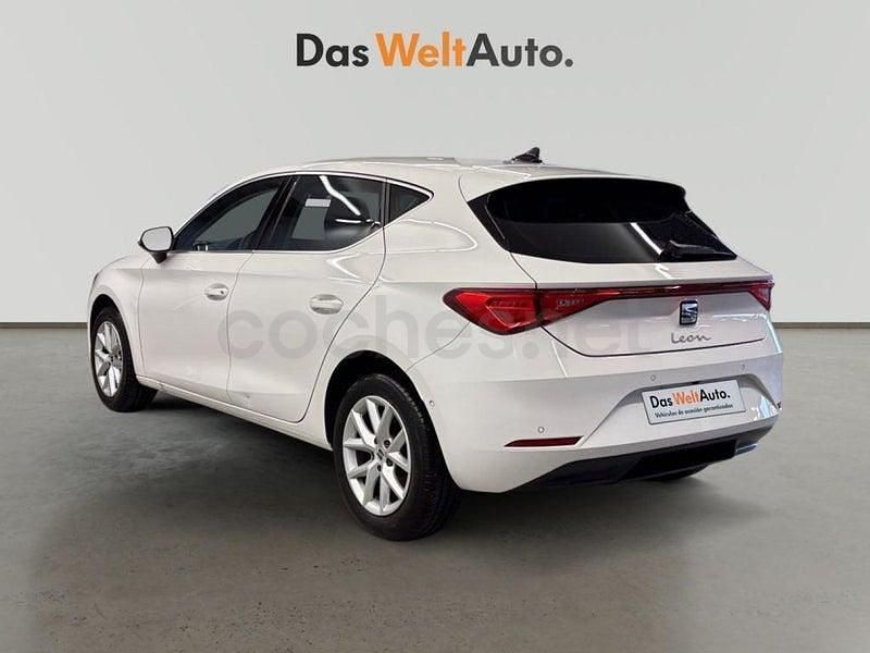 Usado Seat Leon Style 116 CV (85 kW) 2025 Blanco Berlina