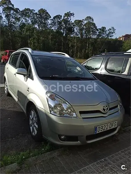 Usado Toyota Corolla Verso Sol 116 CV (85 kW) 2005 Gris / plata Monovolumen
