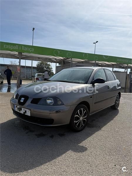 Usado Seat Ibiza Reference 75 CV (55 kW) 2005 Gris / plata Utilitario