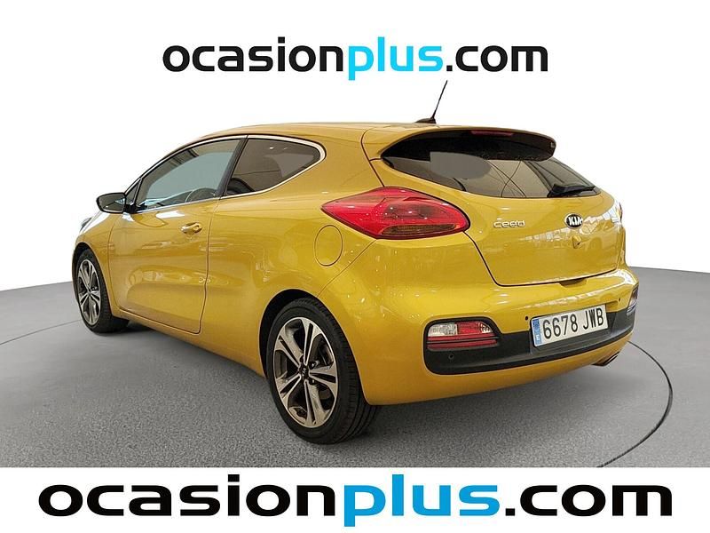 Usado Kia Ceed GT 136 CV (100 kW) 2017 Amarillo Berlina