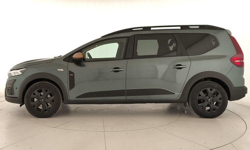 Usado Dacia Jogger Extreme 140 CV (102 kW) 2025 Verde Monovolumen