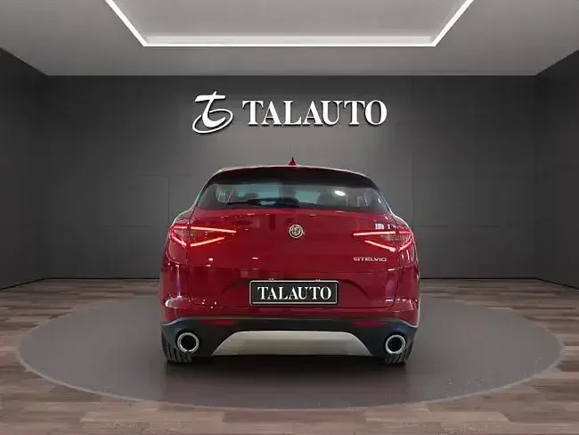 Usado Alfa Romeo Stelvio Sprint 190 CV (139 kW) 2022 Rojo SUV