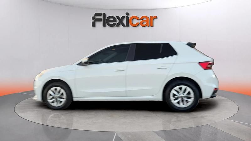 Usado Skoda Fabia Selection 95 CV (69 kW) 2024 Blanco Berlina