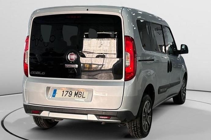 Usado Fiat Doblò Trekking 120 CV (88 kW) 2022 Monovolumen