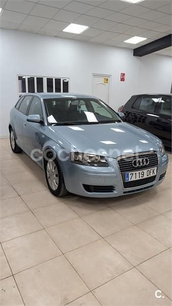Azul Usado 2005 Audi A3 Ambiente Berlina | 2500 € (Super precio) - Imagen 1/4