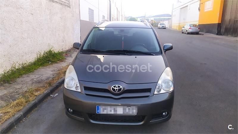 Usado Toyota Corolla Verso Sport 177 CV (130 kW) 2006 Gris / plata Monovolumen
