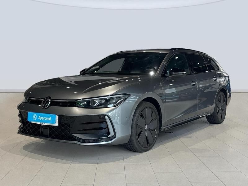 Gris Usado 2025 VW Passat R-line Familiar | 48.900 € (Precio justo) - Imagen 1/4