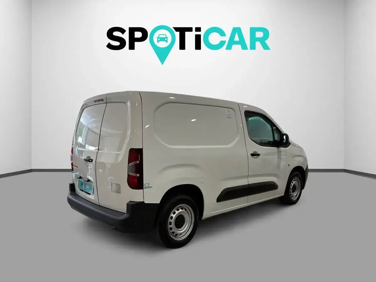 Usado Citroën Berlingo 102 CV (75 kW) 2021 Blanco Monovolumen