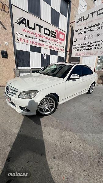 Usado Mercedes C200 Avantgarde 136 CV (100 kW) 2008 Blanco Berlina