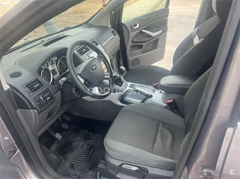 Usado Ford Kuga Titanium 140 CV (102 kW) 2012 Gris / plata SUV