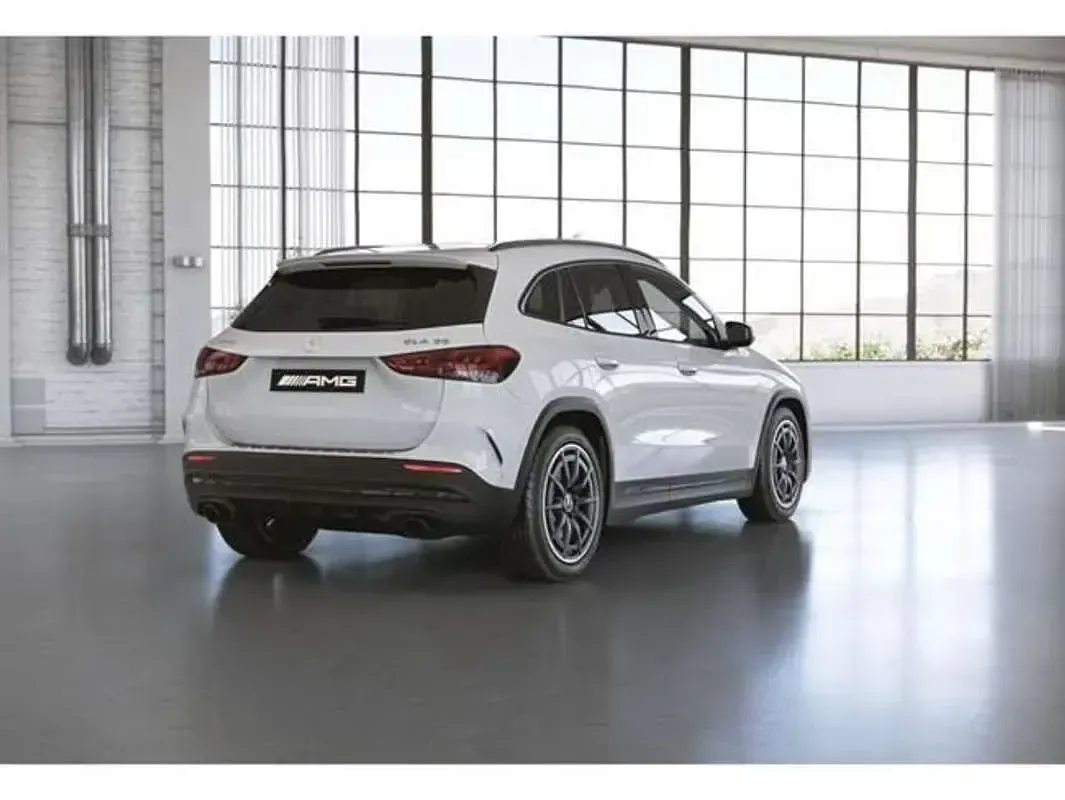Usado Mercedes GLA35 AMG AMG 306 CV (225 kW) 2023 Gris SUV