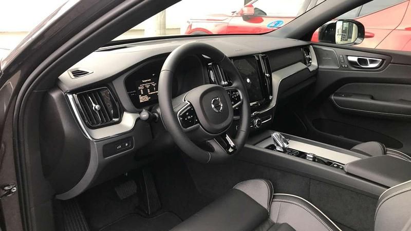 Nuevo Volvo XC60 Ultra 351 CV (258 kW) 2025 Gris SUV