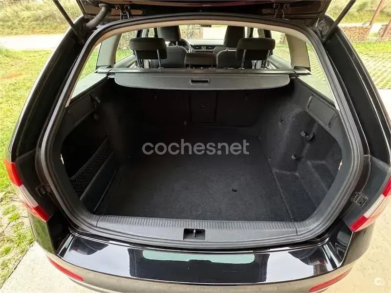 Usado Skoda Octavia Ambition 116 CV (85 kW) 2017 Negro Familiar