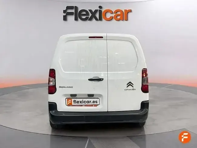 Usado Citroën Berlingo Feel 100 CV (73 kW) 2019 Blanco Monovolumen