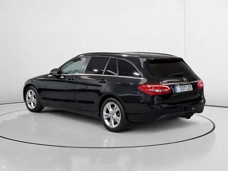 Usado Mercedes C220 170 HP (125 kW) 2015 Preto Carrinha