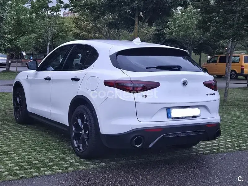 Usado Alfa Romeo Stelvio 280 CV (205 kW) 2017 Blanco SUV