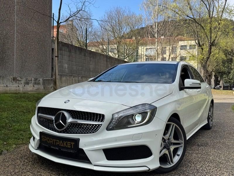 Usado Mercedes A180 AMG line 122 CV (89 kW) 2015 Blanco Berlina