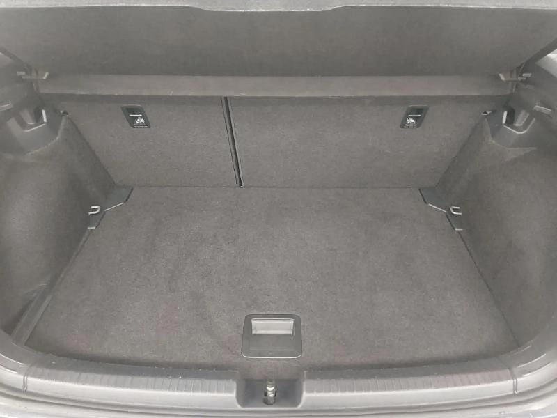 Usado VW Polo Life 95 CV (69 kW) 2024 Gris/plata Utilitario