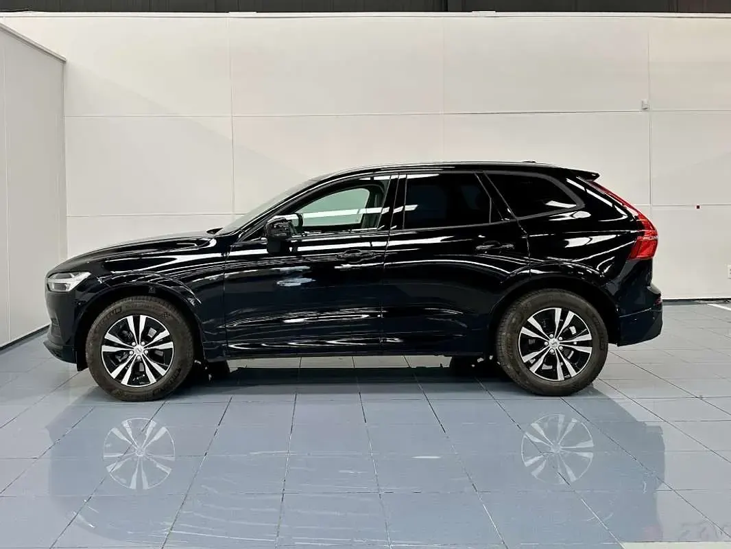 Usado Volvo XC60 Momentum 190 CV (139 kW) 2018 Negro SUV