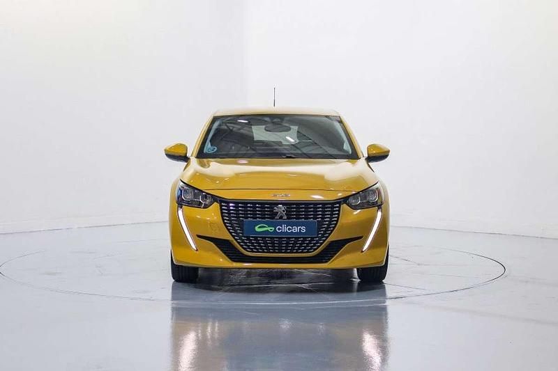 Usado Peugeot 208 Allure 102 CV (75 kW) 2021 Amarillo Utilitario