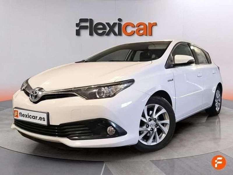 Usado Toyota Auris Hybrid Active 136 CV (100 kW) 2019 Blanco Utilitario