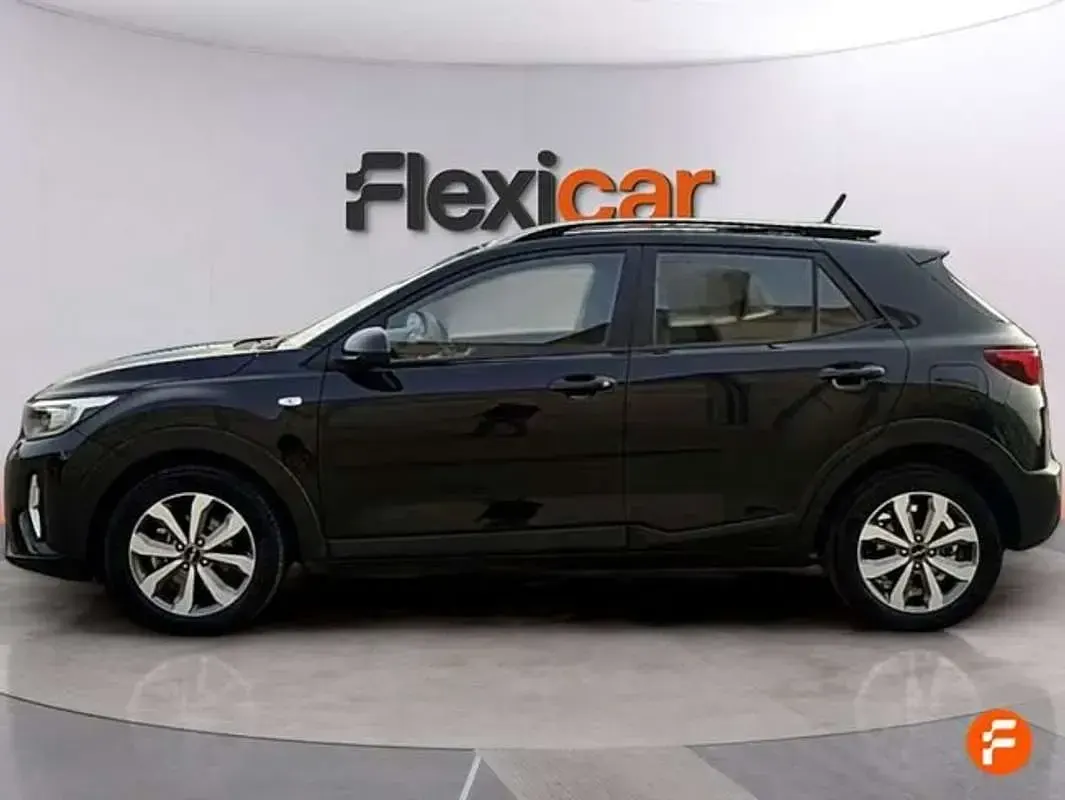 Occasion Kia Stonic 101 PK (74 kW) 2022 Zwart SUV