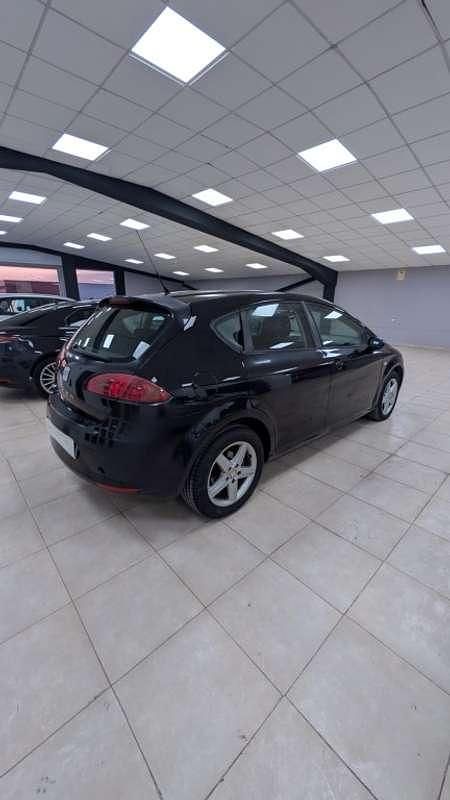 Usado Seat Leon Sport 105 CV (77 kW) 2007 Negro Utilitario