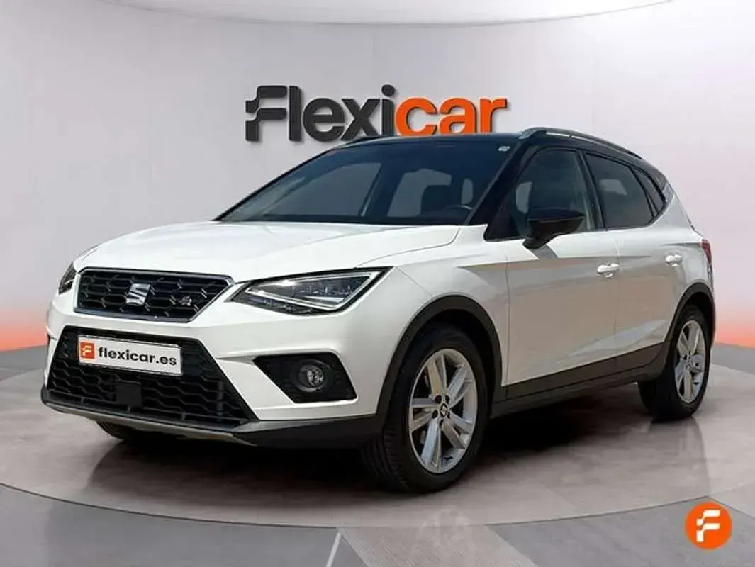 Usado Seat Arona FR 110 CV (80 kW) 2021 Blanco SUV