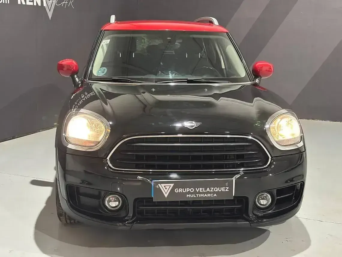 Usado Mini One Countryman 102 CV (75 kW) 2020 Negro SUV