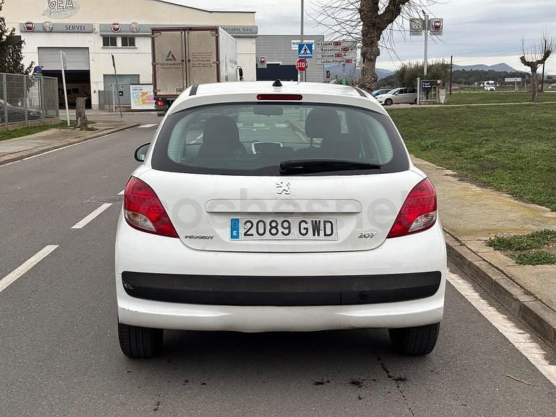 Usado Peugeot 207 70 CV (51 kW) 2008 Blanco Berlina