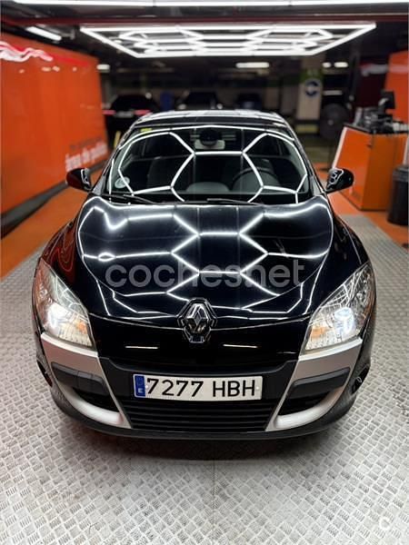 Usado Renault Mégane Dynamique 110 CV (80 kW) 2011 Negro Berlina