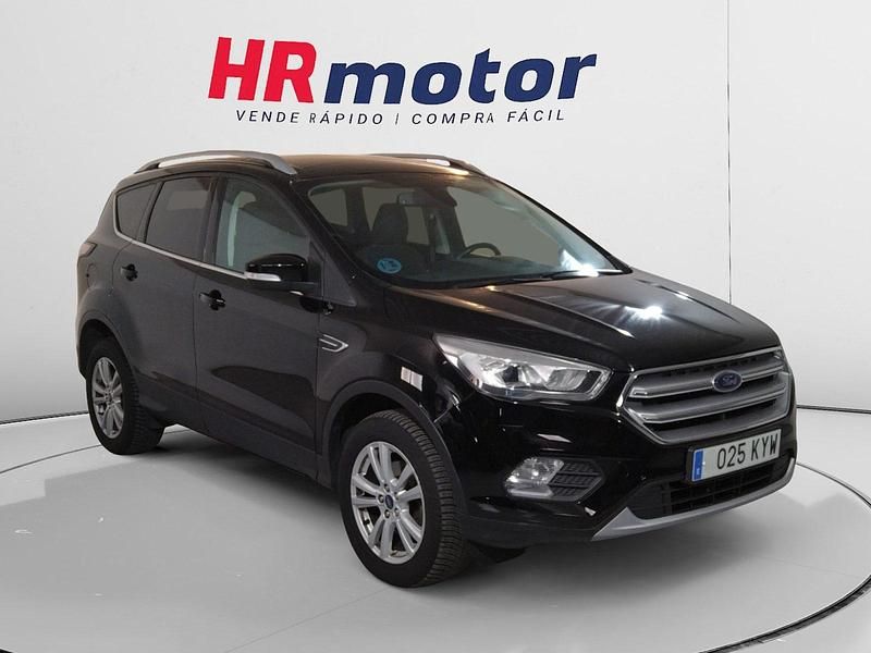 Usado Ford Kuga Trend+ 151 CV (111 kW) 2019 Plata SUV
