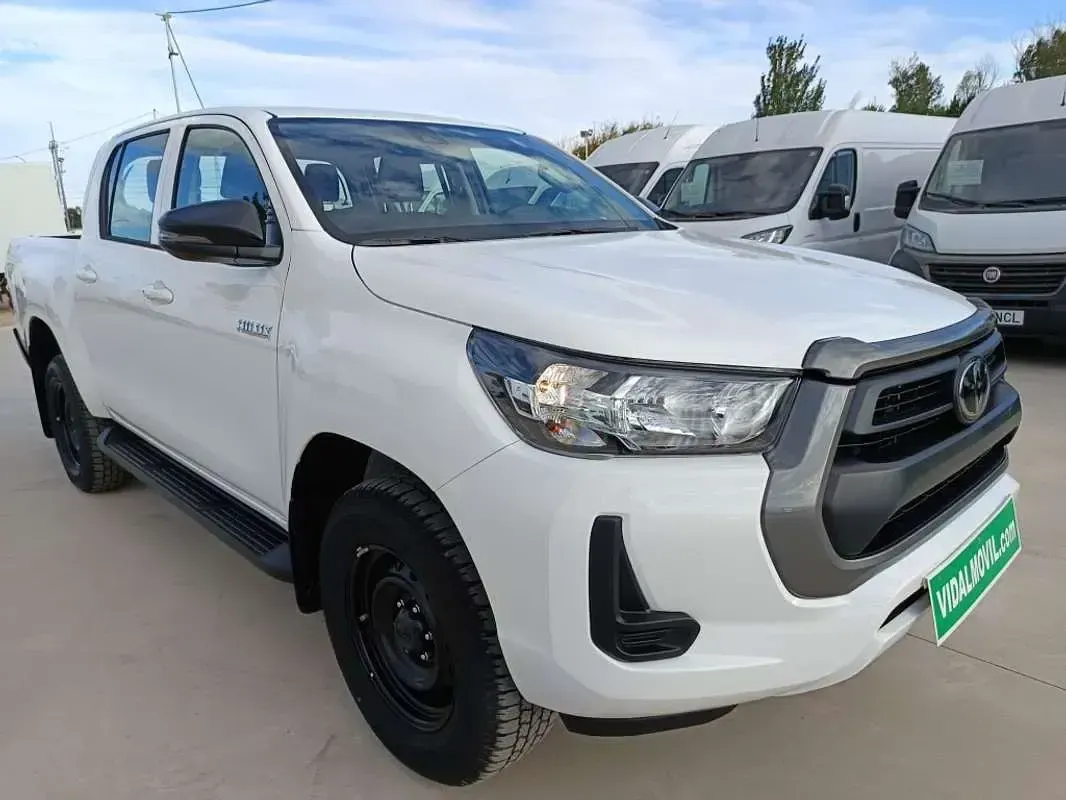 Nuevo Toyota HiLux 150 CV (110 kW) 2025 Blanco Pickup/Camioneta