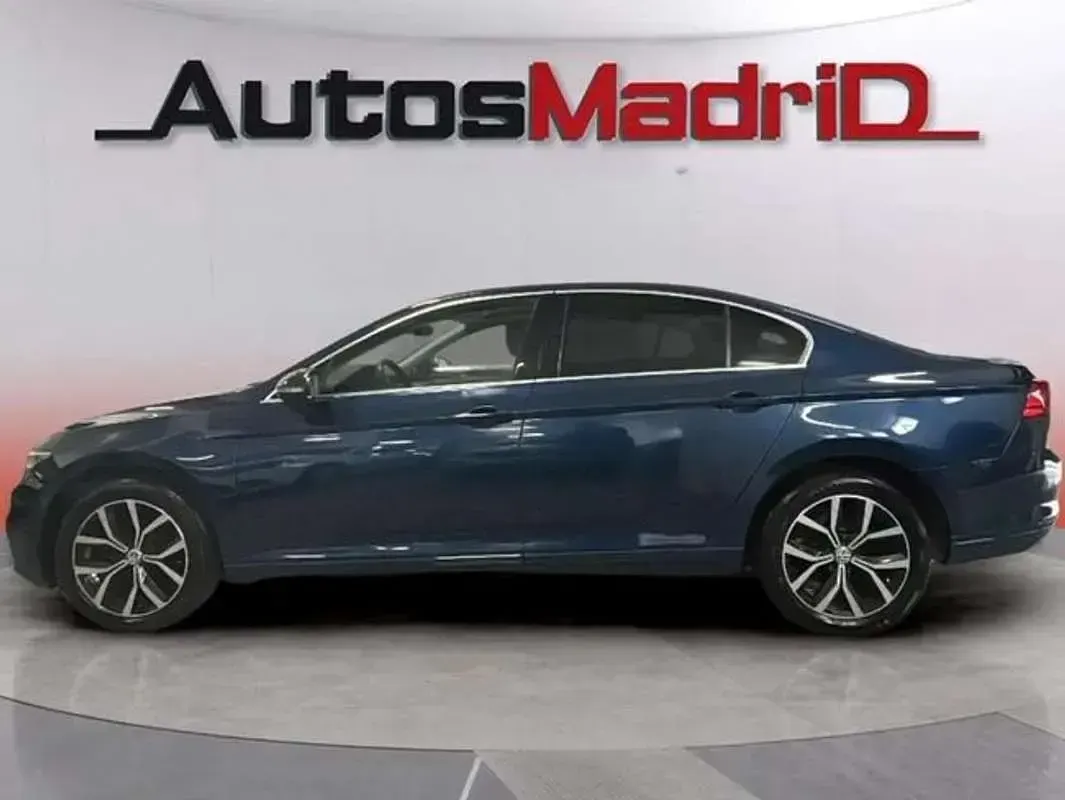 Usado VW Passat Executive 120 HP (88 kW) 2020 Azul Sedan