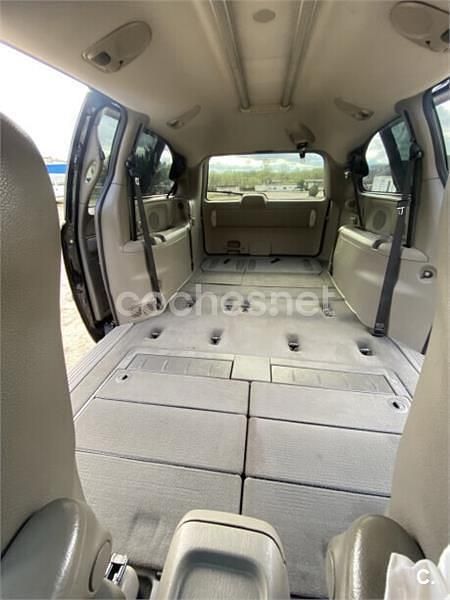 Negro Usado 2013 Lancia Voyager Platinum Monovolumen | 15.500 € - Imagen 1/4
