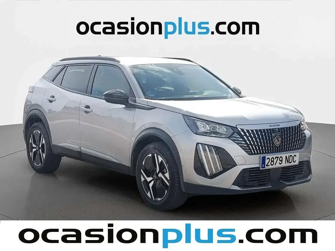 Usado Peugeot 2008 Allure 136 CV (100 kW) 2025 Gris SUV