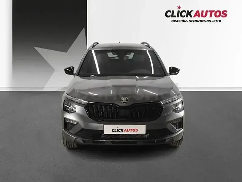 Usado Skoda Kamiq Sport 115 CV (84 kW) 2025 Gris / plata SUV