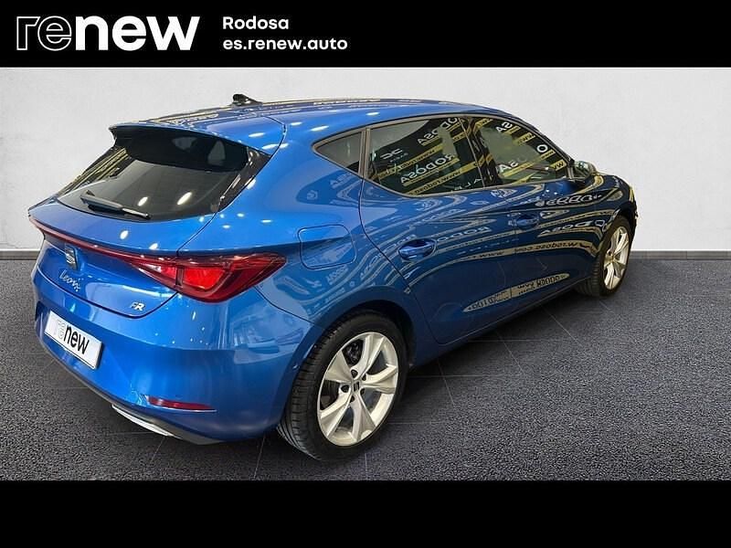 Używany Seat Leon FR 150 KM (110 kW) 2024 Niebieski Sedan/Limuzyna