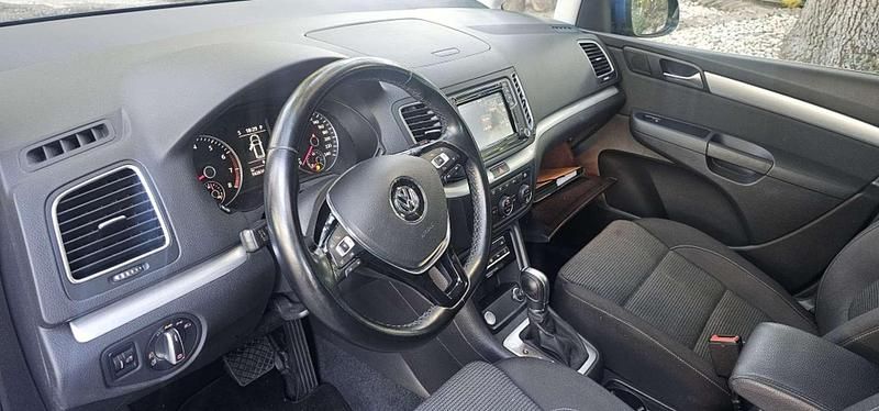 Azul Usado 2017 VW Sharan Advance Monovolumen | 22.500 € (Precio justo) - Imagen 1/4