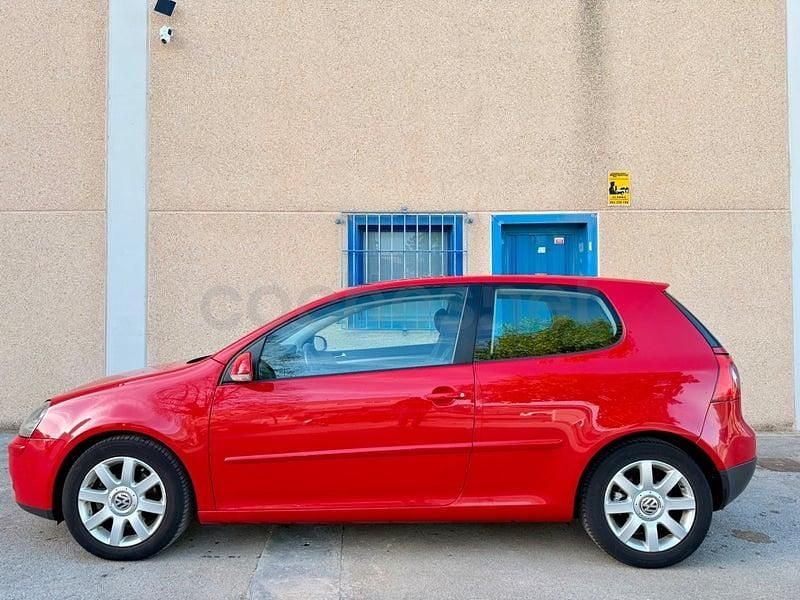 Usado VW Golf IV Highline 105 CV (77 kW) 2004 Rojo Berlina