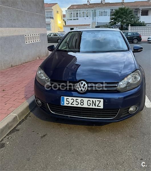 Azul Usado 2009 VW Golf Advance Berlina | 4000 € (Super precio) - Imagen 1/3