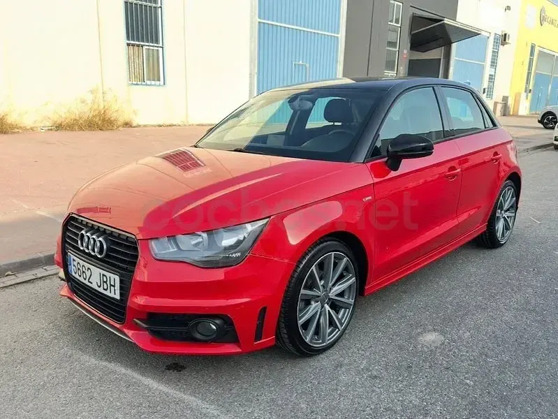 Usado Audi A1 Sportback Attraction 90 CV (66 kW) 2014 Rojo Utilitario