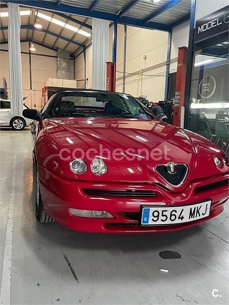 Usado Alfa Romeo Spider 150 CV (110 kW) 2003 Rojo Descapotable