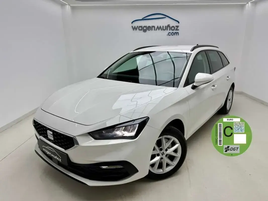 Usado Seat Leon ST Style 116 CV (85 kW) 2021 Blanco Familiar