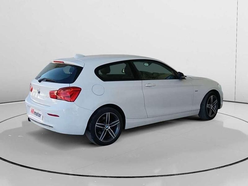 Usado BMW 118 Sport Line 143 CV (105 kW) 2016 Blanco Utilitario