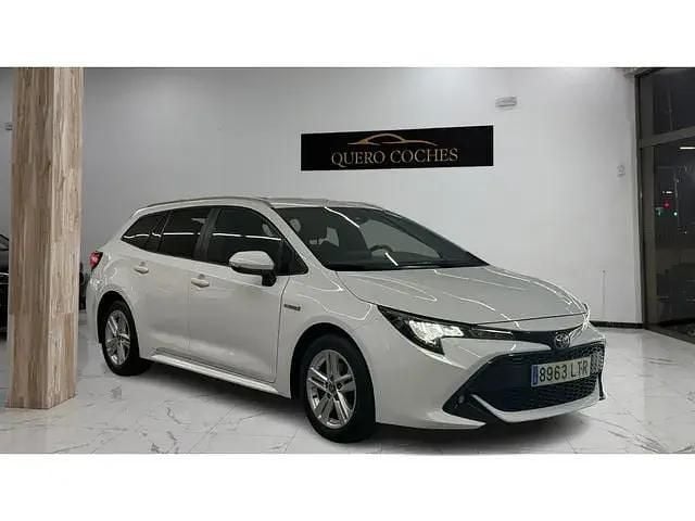 Używany Toyota Corolla Active 122 KM (89 kW) 2021 Biały Kombi