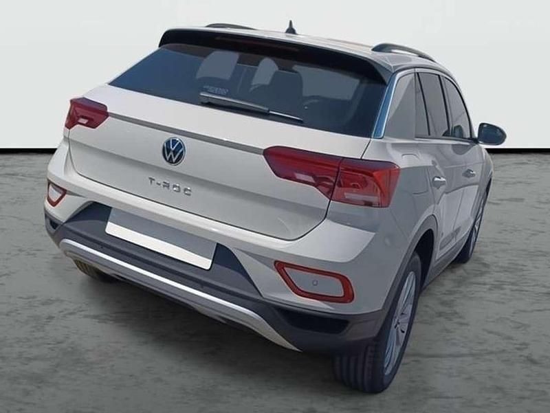 Usado VW T-Roc 116 CV (85 kW) 2025 Gris SUV