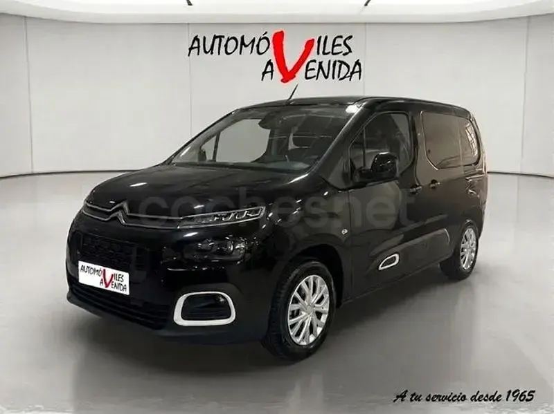 Usado Citroën Berlingo Feel 102 CV (75 kW) 2023 Negro Monovolumen