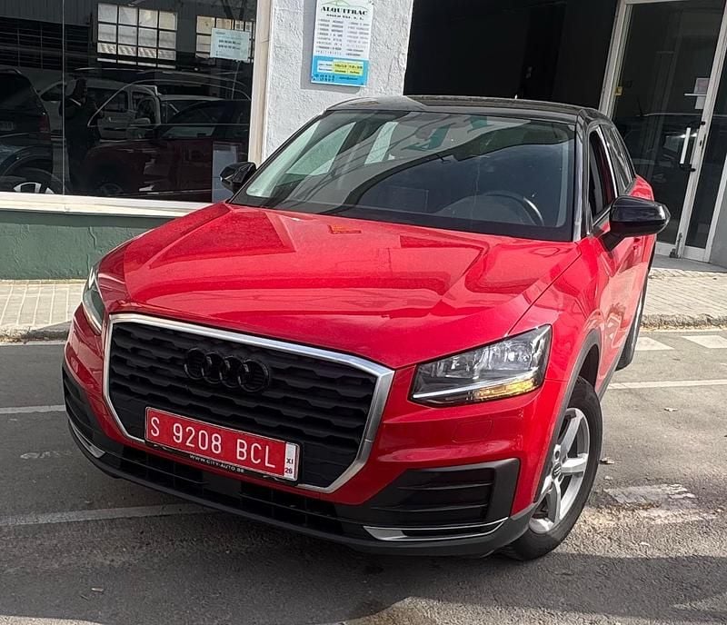 Usado Audi Q2 Advanced Plus 116 CV (85 kW) 2017 Granate SUV